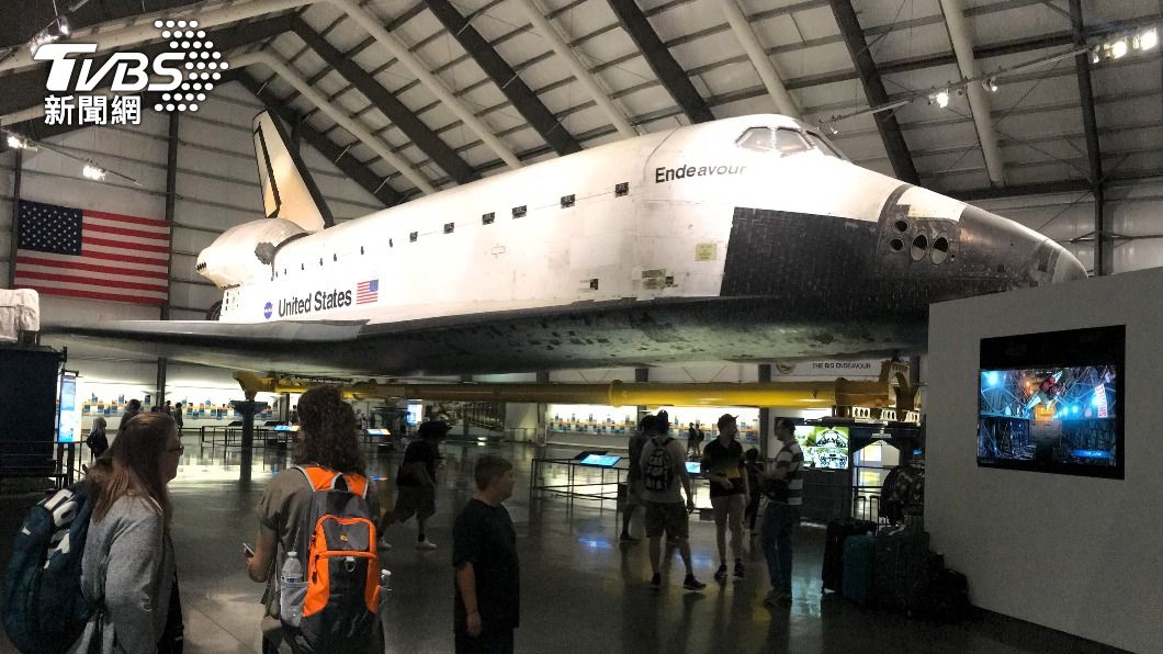 太空梭將在洛杉磯直立展示高達20樓。（圖／中央社）