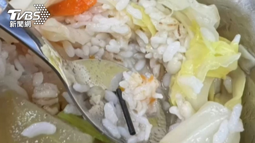 筆芯、鈕扣跑飯裡!國小營養午餐頻出包 北市教育局開罰