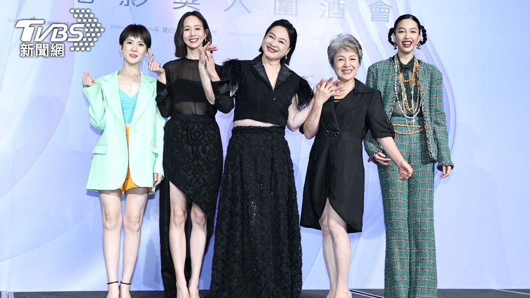 影后入圍者全員出席,左起孫可芳、張鈞甯、陸小芬、潘麗麗、王渝萱。(圖/張哲鳴攝)