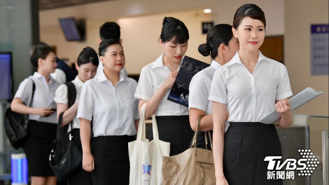 華航招募客艙組員8日舉辦初試,超過2600人應考。(圖/胡瑞麒攝)