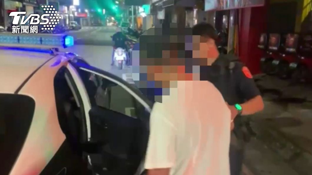 警方循線逮捕陳男。(圖/TVBS)