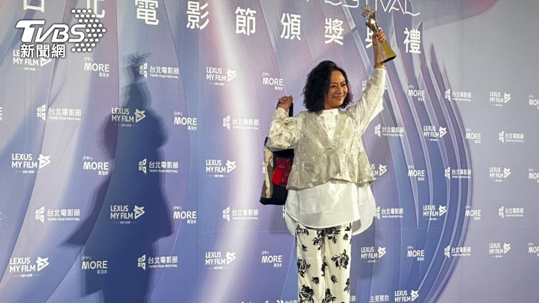 楊麗音拿下最佳女配角獎。(圖/廖福生攝)