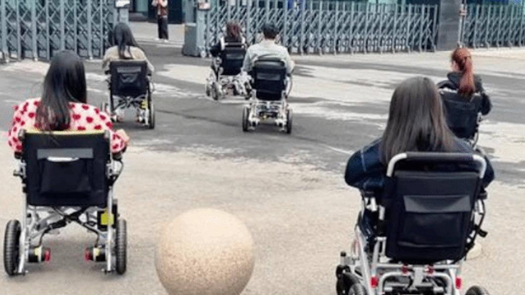 廣州街頭現「電動輪椅車隊」! 年輕人吐真相:被政府逼的
