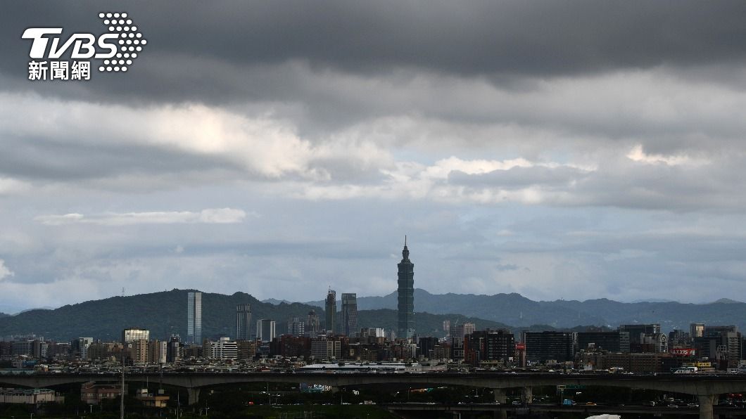 今起全台變天!雨區擴大再降溫「熱帶低壓生成」中秋連假天氣出爐