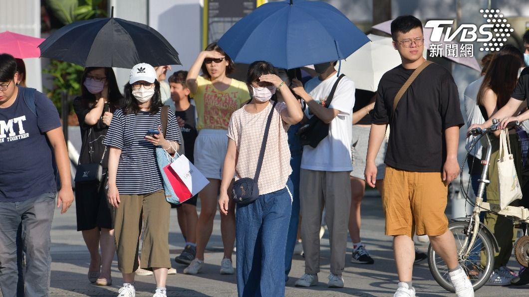 今明天氣類似,都是高溫悶熱。(圖/胡瑞麒攝)