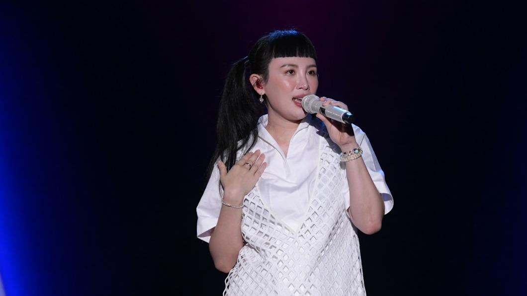 魏如萱登台「手機燈海不壯觀」 喊話求歌迷:別再拍限動了