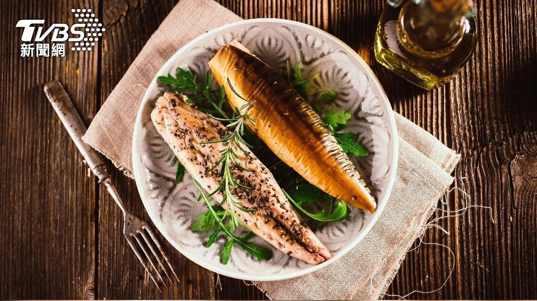 Omega-3脂肪酸能幫助減少憂鬱。(示意圖/Shutterstock達志影像)