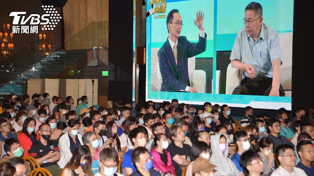民眾黨主席、總統參選人柯文哲舉辦粉絲見面會，吸引大批柯粉出席。（圖／胡瑞麒攝）
