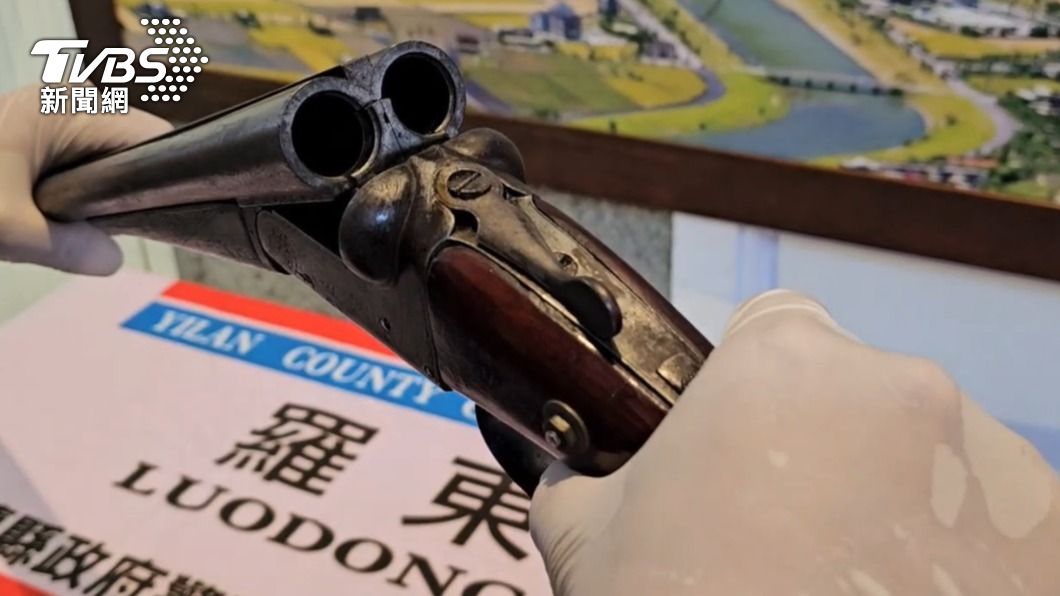 槍枝為老翁合法取得並登記。(圖/TVBS)