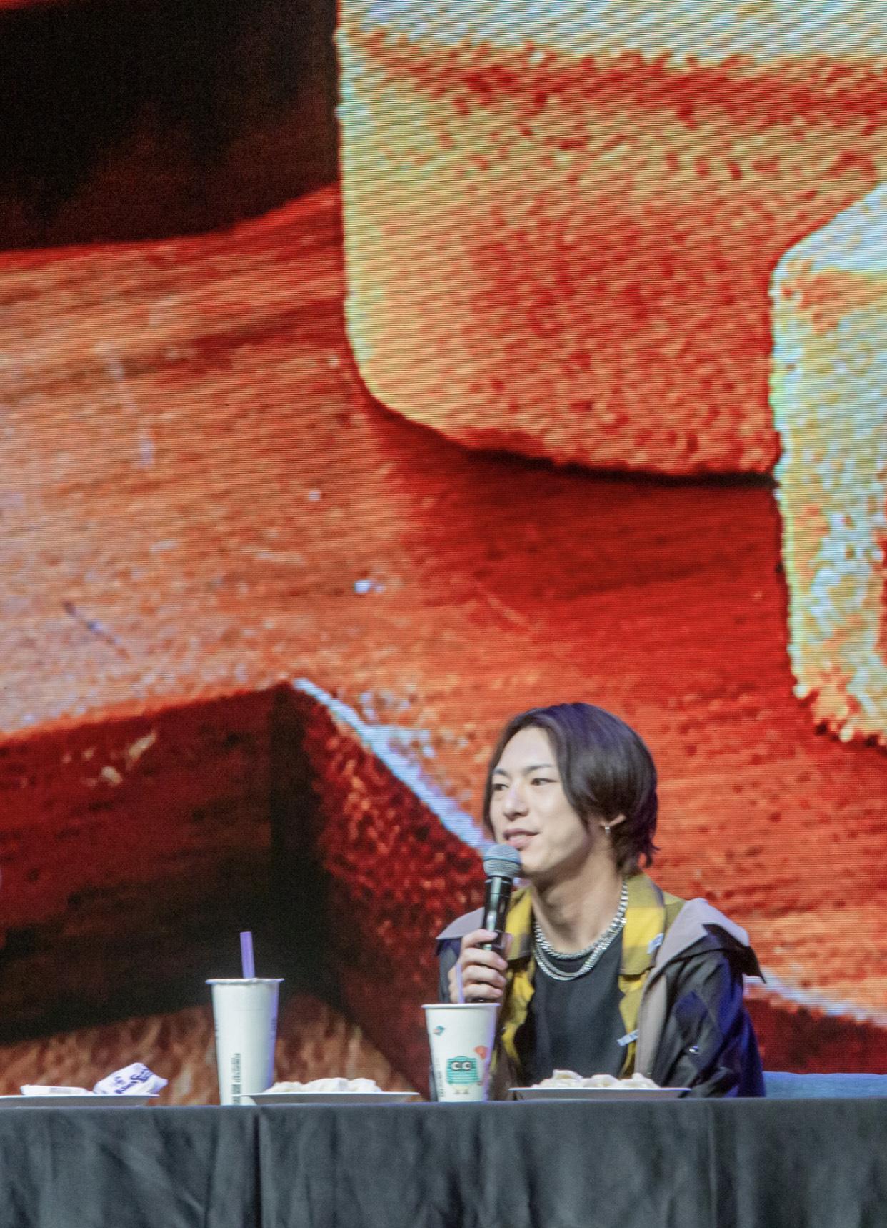 活動上準備了不少台灣美食給北園涼品嘗。(圖/蜜蜂工房提供)