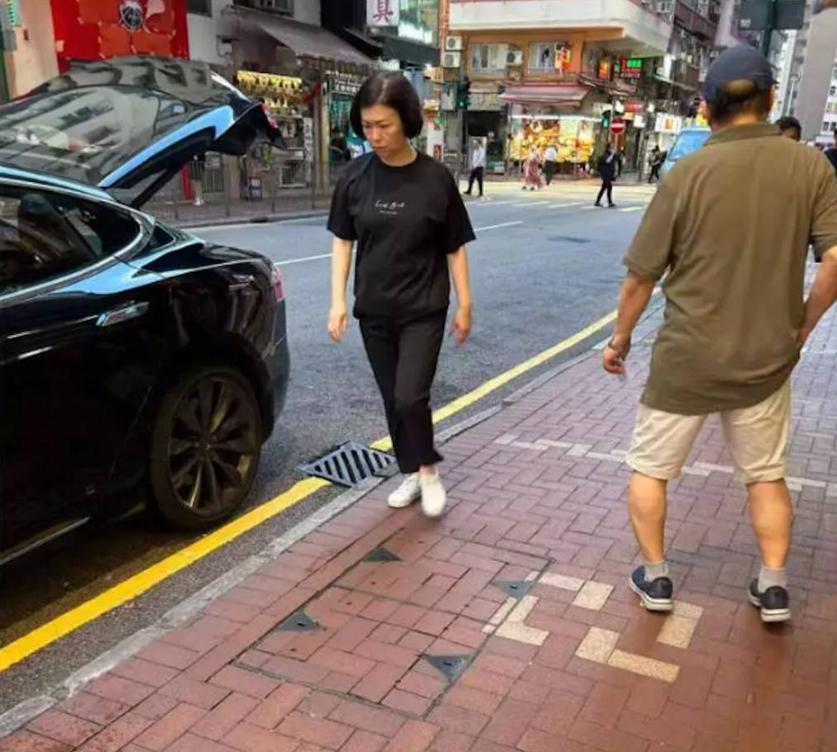 馮曉文被直擊。(圖/翻攝自微博)