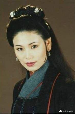 馮曉文出演過的《鹿鼎記》、《天龍八部》等經典作品。(圖/翻攝自微博)