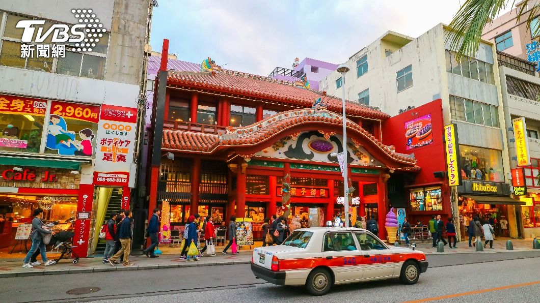 沖繩國際通是長約1.6公里的商店街,位於交通便利的那霸市區。(圖/達志影像美聯社)