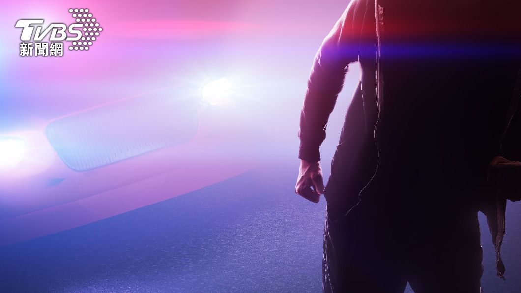 布希曼疑似為了躲避警方追捕而鑽進冰櫃中。（示意圖／Shutterstock達志影像）