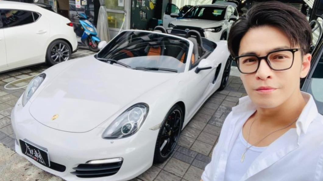 Gino曾分享自己入手敞篷跑車Porsche Boxster S。(圖/翻攝自Gino FB)