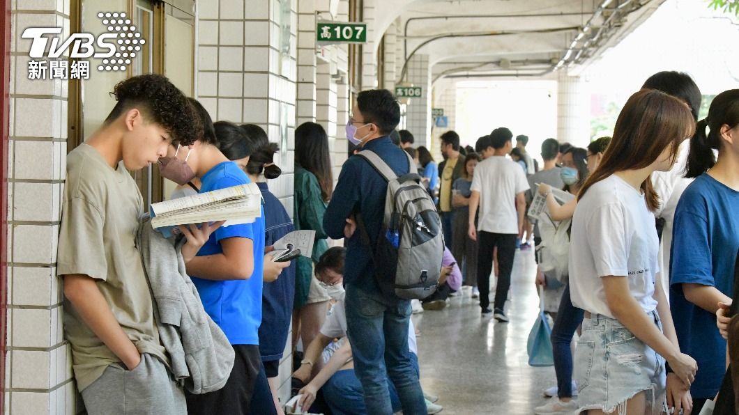 大學分科測驗/解答出爐!考完對答案 物理變簡單了