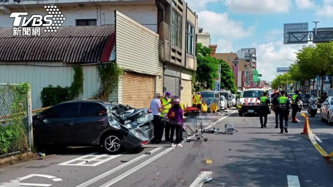 有片/桃園起重機追撞4車 「單車伯當場喪命」共1死1傷