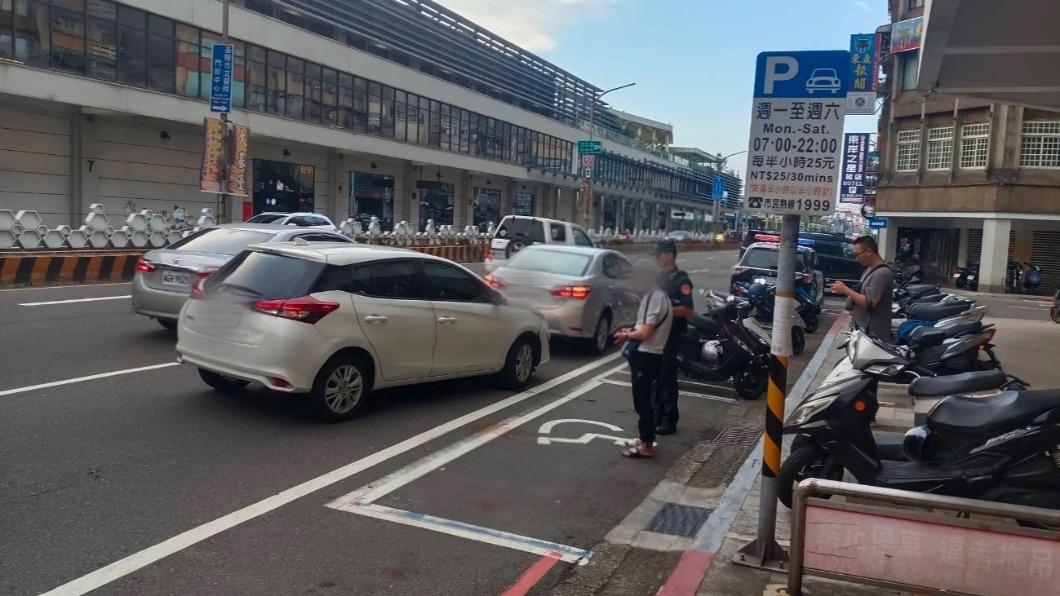 「意外收穫」!警協助處理車禍竟查獲毒品