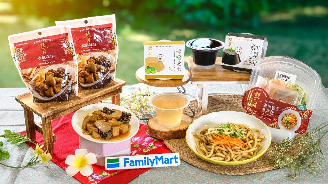 全聯與雙月聯名推出多款美食。(圖/業者提供)