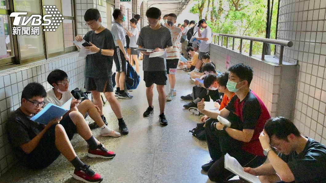 大學分科測驗/首日結束!生物考猴痘、淨零碳排 解答看這邊