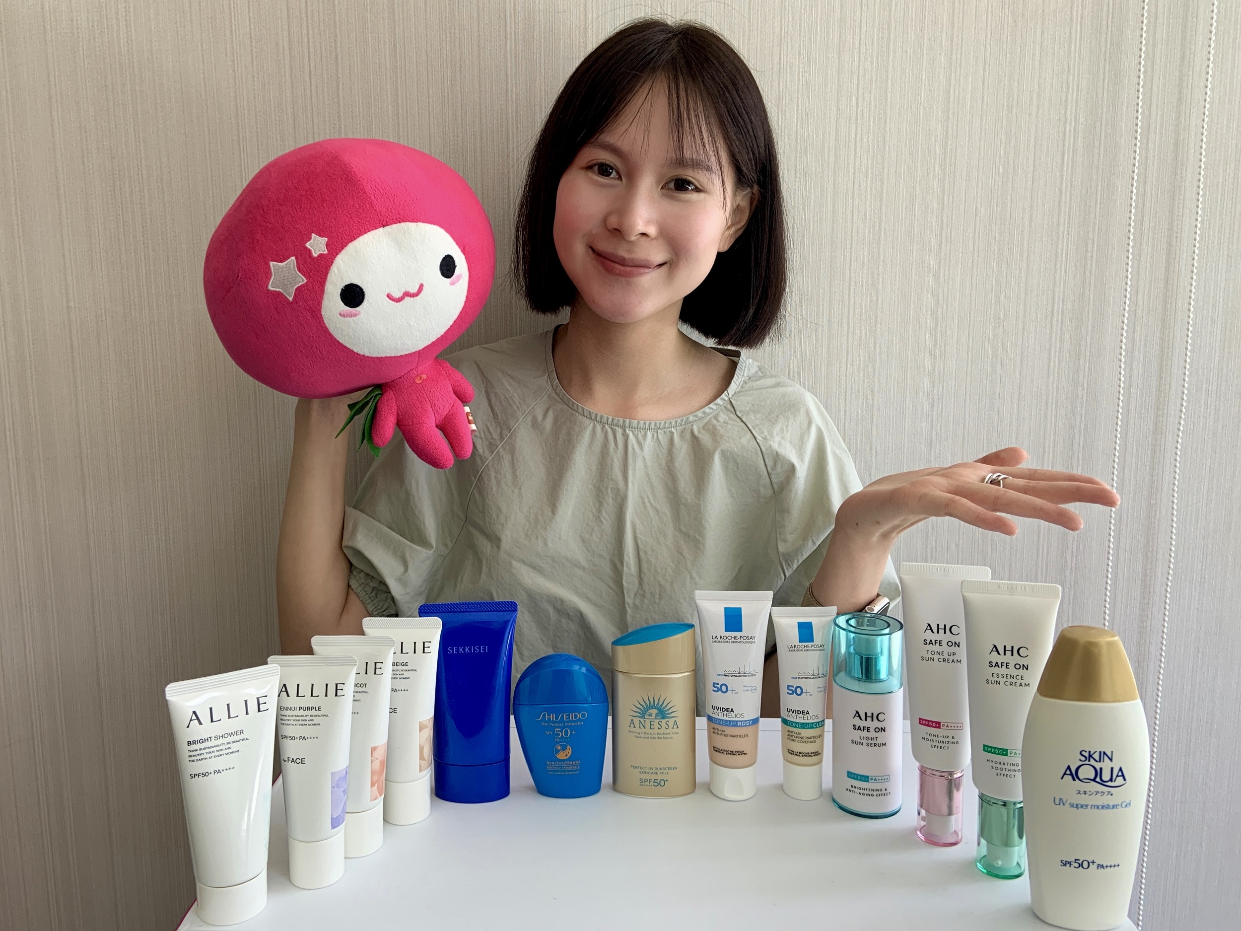 momo購物到七月底前也集結全站超過萬件防曬商品5折優惠。(圖/momo提供)