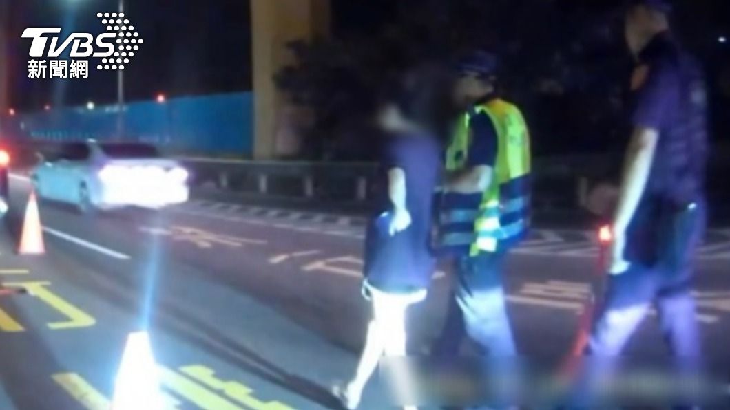 寶寶想讓母好好面對刑責!通緝犯孕婦遭攔「腹痛」警急送醫
