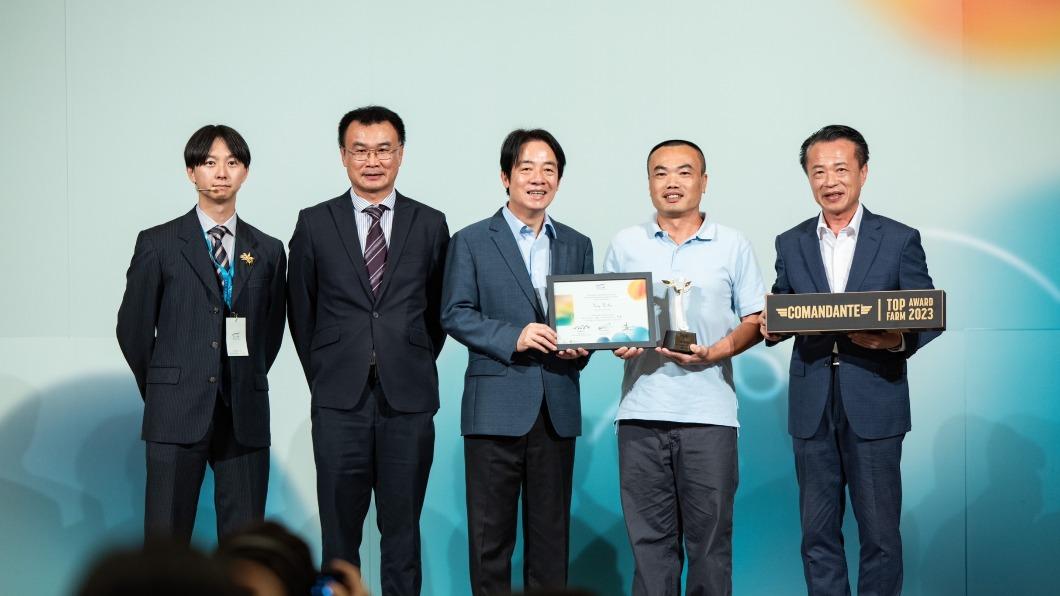 副總統賴清德今(13日)下午出席「台灣卓越盃咖啡示範競標頒獎典禮」。(圖/總統府提供)