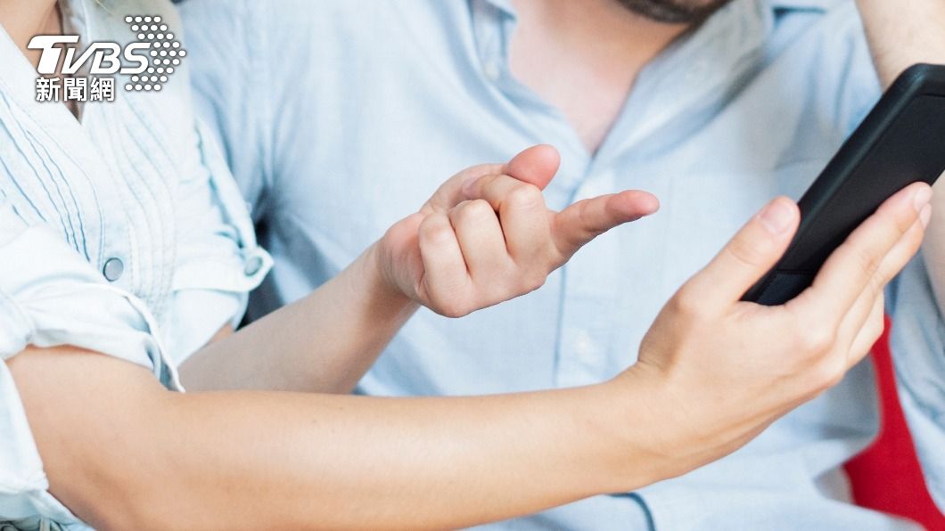 妻子認為丈夫出軌而與其發生爭吵。（示意圖／Shutterstock達志影像）