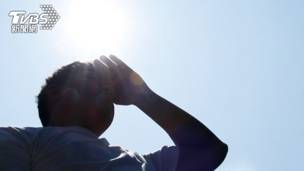 今年夏天的氣溫將比歷年更熱,故要當心熱傷害。(示意圖/shutterstock達志影像)