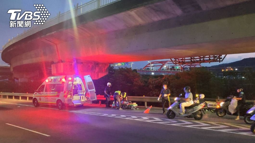 女騎士自撞關渡橋護欄身亡 家屬盼有行車紀錄器追真相