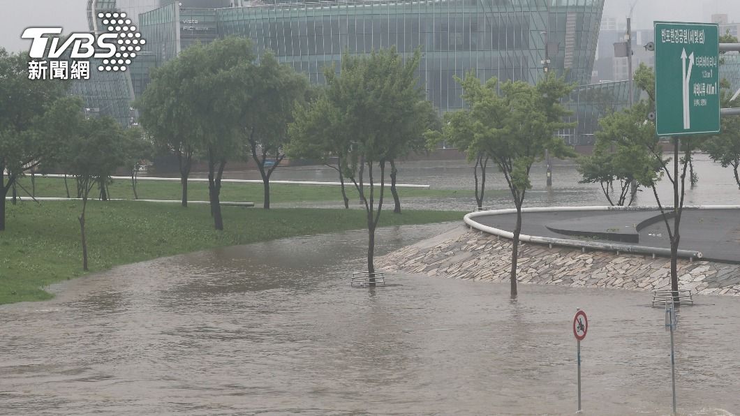 保險賠慘了!南韓暴雨4天逾300輛汽車泡水 理賠金破28億