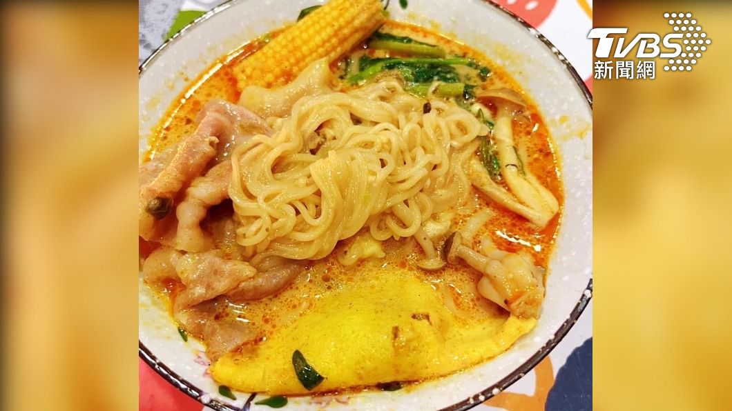 媽媽用ChatGPT 做出麻辣燙湯麵奶酪鍋(圖/翻攝臉書「全聯消費經驗老實說」)