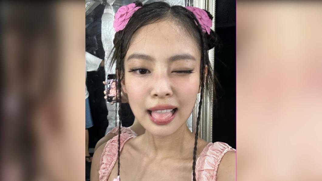 Jennie自演唱會以來,頻頻因為舞台上的表現不佳而登上新聞版面。(圖 / 翻攝自@jennierubyjane IG)