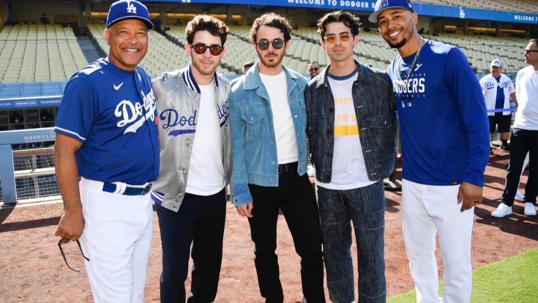 強納斯兄弟單飛6年後再度合體。(圖/翻攝自J O E J O N A S 推特@joejonas)