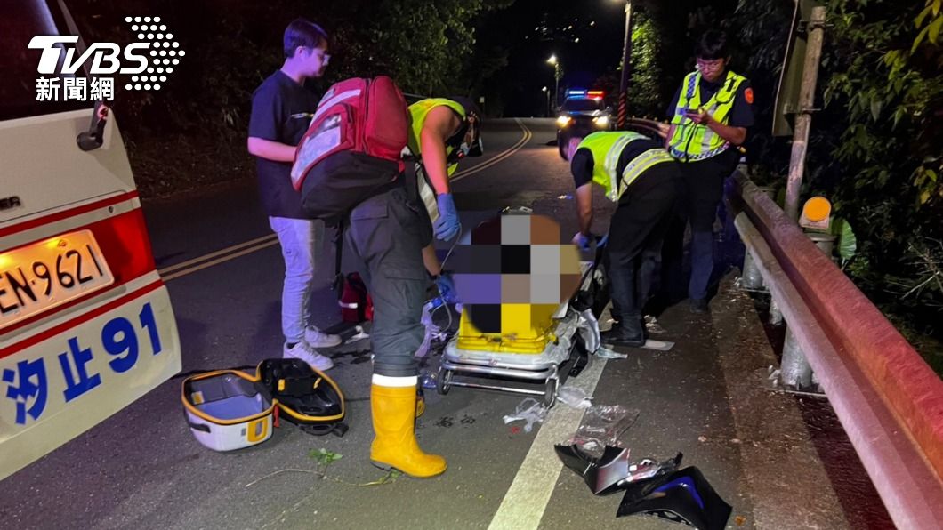 疑車速過快釀禍!無照騎機車夜遊 新北少年自撞一度命危