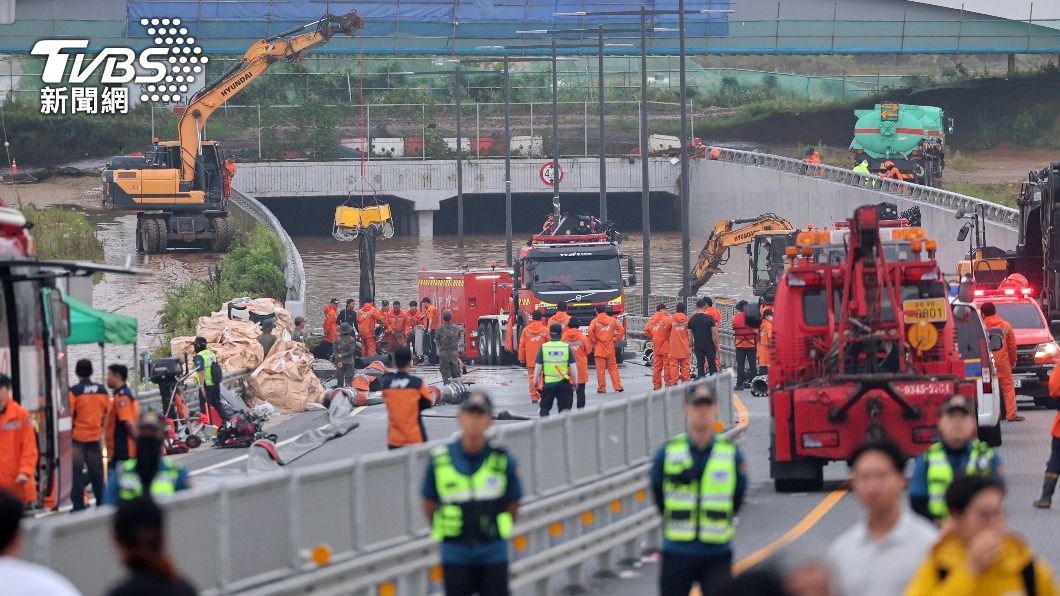 韓國暴雨成災釀37死9失蹤 地下車道灌水尋獲9遺體
