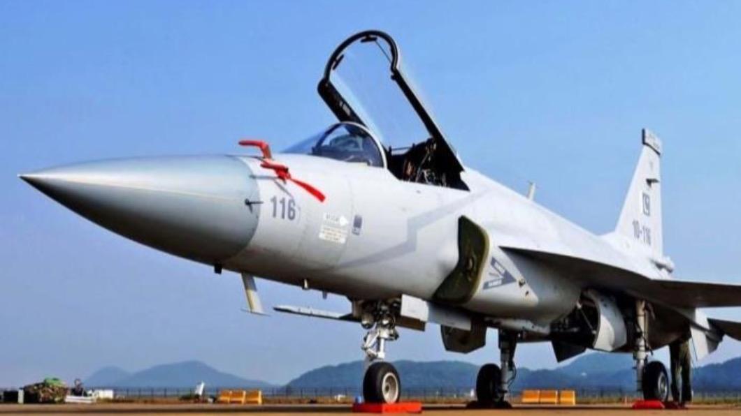 中國「梟龍」戰機CP值大勝F-16 退役少將曝1驚人強項