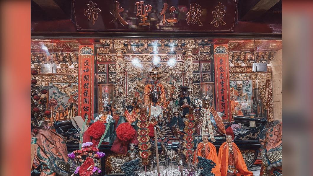 高雄地嶽殿的東嶽大帝。（圖／翻攝自高雄地嶽殿臉書）