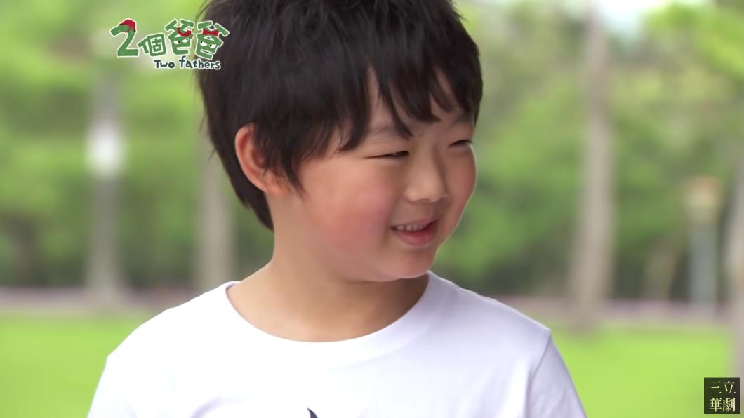 闕小佑5歲時在《2個爸爸》劇中飾演曾正雄。(圖/翻攝自「闕小佑 不是小胖是帥氣哥」臉書)