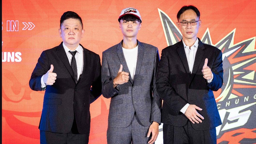 台中太陽選秀會選擇郭振復。(圖/T1聯盟提供)