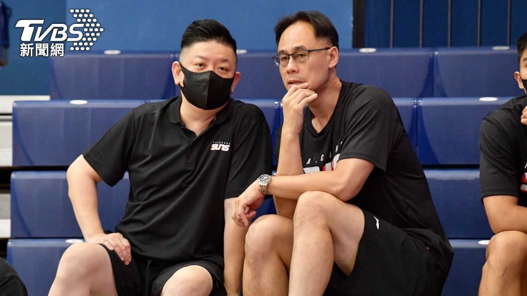 台中太陽休賽季期間動作頻頻。(圖/胡瑞麒攝)