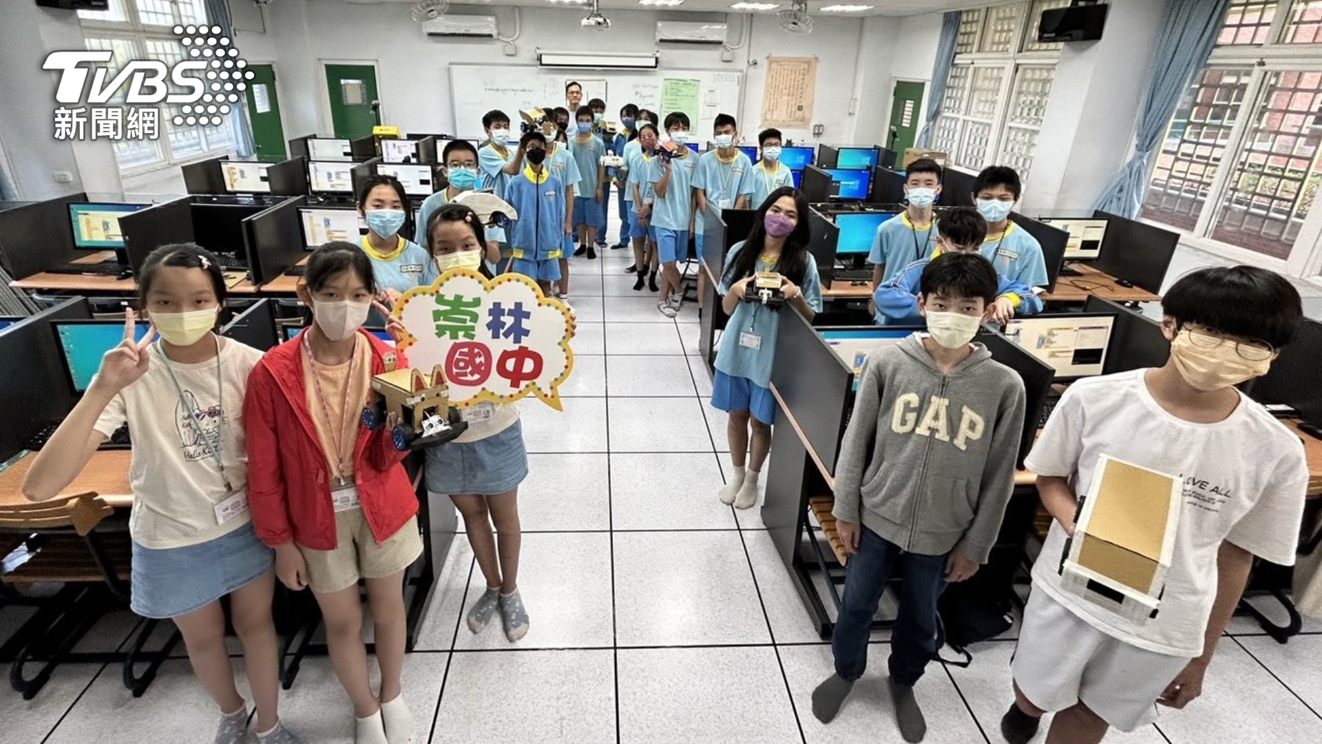 新北暑期AI育樂營 學生設計AI飲水機、AI智慧停車場