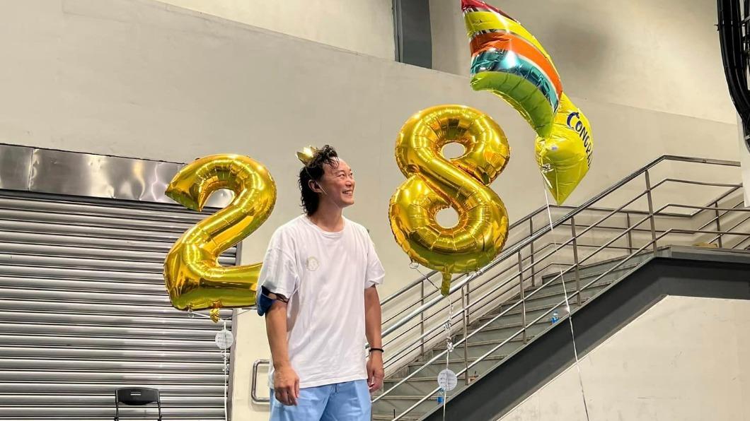 開唱前收到前任喜帖!陳奕迅不忍了吐「真實內幕」:婚禮的祝福