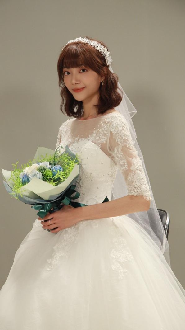 周宇柔透露定完裝看鏡子,有種真的要結婚的感覺。(圖/民視提供)