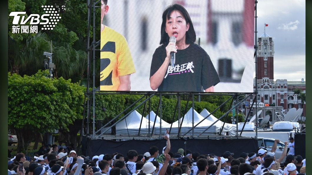 王婉諭上台遭噓。(圖/TVBS資料照)