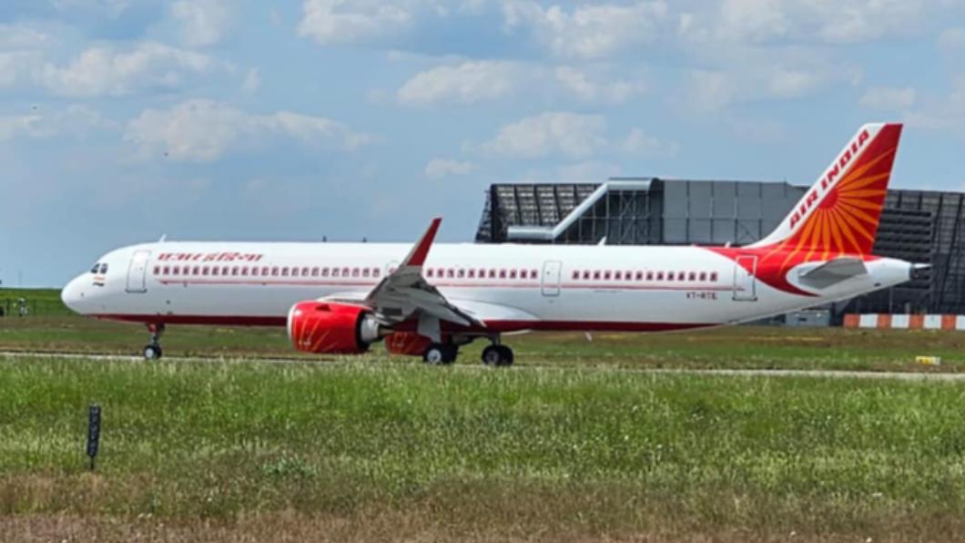 起飛不久「乘客手機突爆炸」!印度航空140人班機緊急迫降
