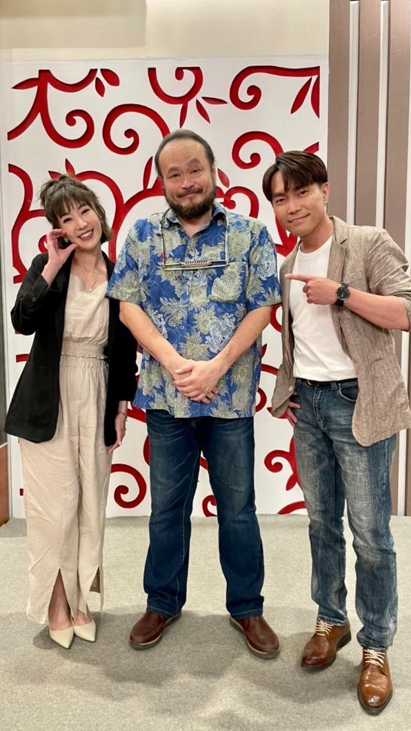 謝宇威飾演駐唱歌手,唱得太好聽讓許仁杰、羅巧倫一度忘記在錄影。(圖/民視提供)