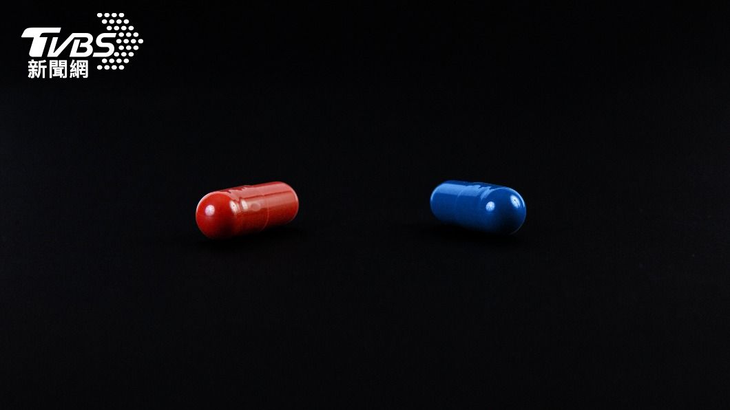 網友紛紛想起《駭客任務》劇情。(示意圖/Shutterstock達志影像)