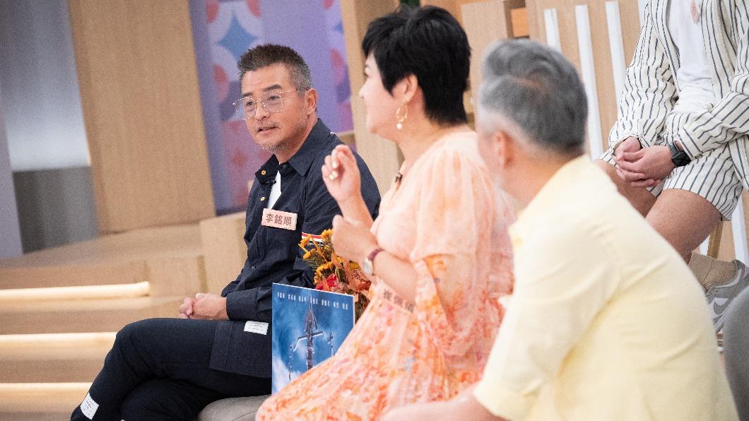 李銘順（左）上節目分享拍戲過程。（圖／東森提供）