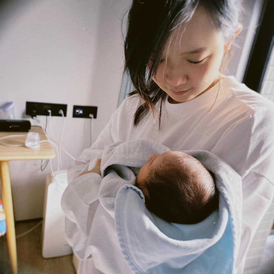 嚴正嵐去年突宣布結婚生子。(圖/翻攝自瞿友寧臉書)